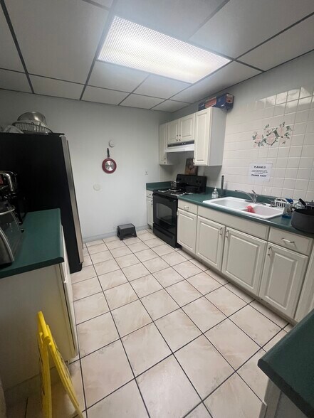 More Photos Of 1203 S Houston Ave, Humble Light Distribution For Sale