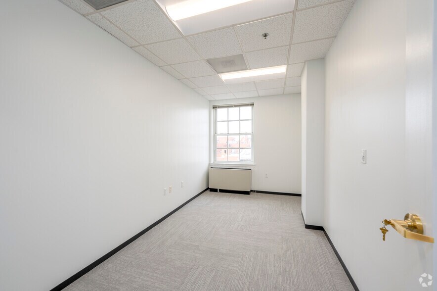 More Photos Of 510-526 King St, Alexandria Office For Lease