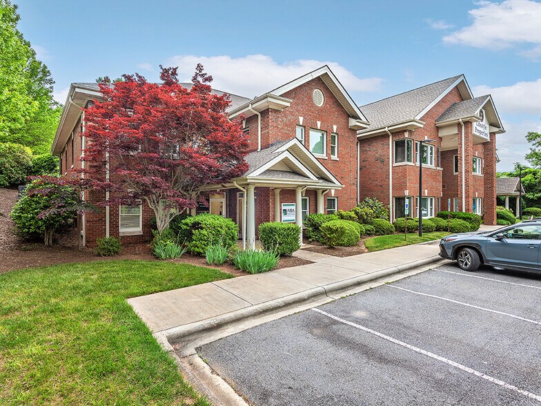 Primary Photo Of 2 Walden Ridge Dr, Asheville Medical For Lease