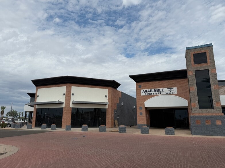 More Photos Of 2055 N Alma School Rd, Chandler Unknown For Lease