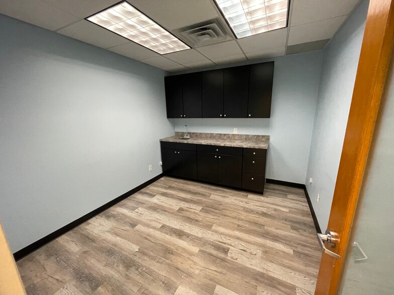 More Photos Of 3041 Avenue U, Brooklyn Medical For Lease