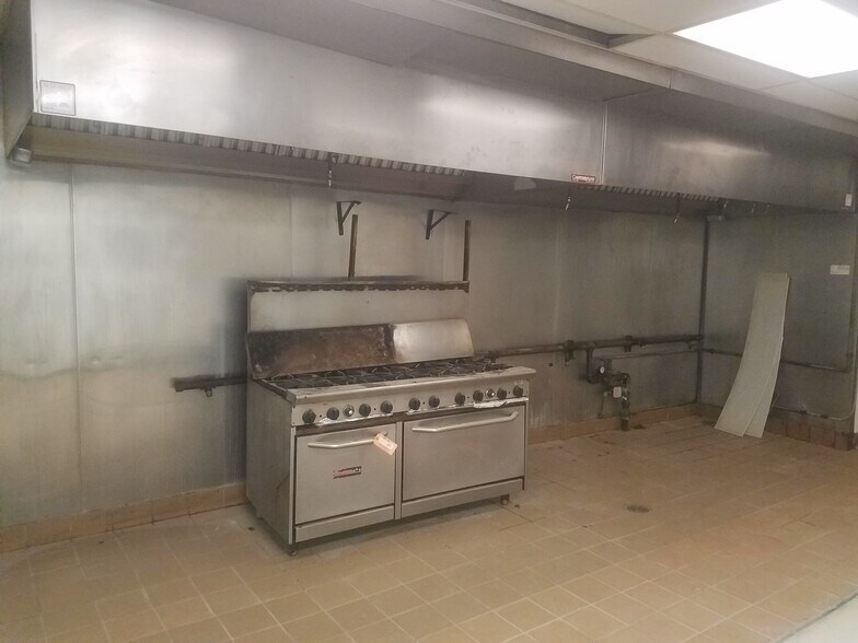 More Photos Of 7-9 W Main St, Madison Restaurant For Lease