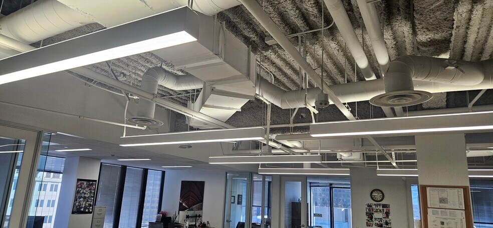 More Photos Of 700 S Flower St, Los Angeles Office For Lease
