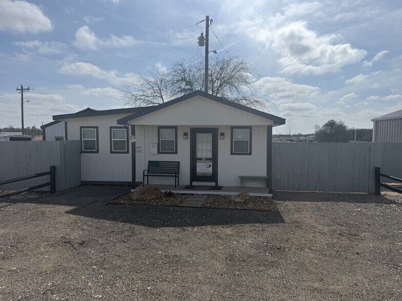 More Photos Of 580 County Road 196, Georgetown Unknown For Lease