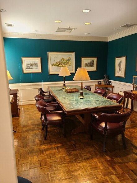 More Photos Of 52 New Orleans Rd, Hilton Head Island Office For Sale