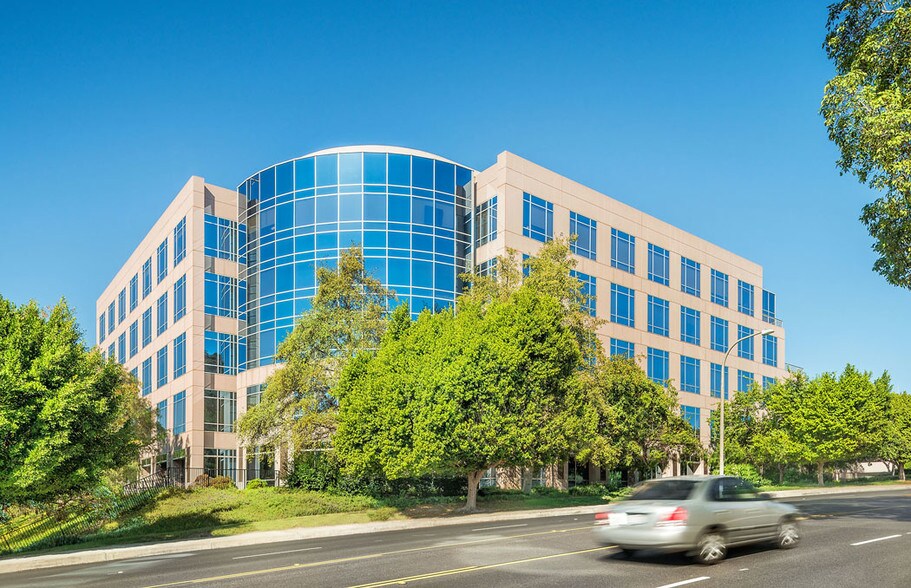 More Photos Of 10 Pointe Dr, Brea Office For Lease