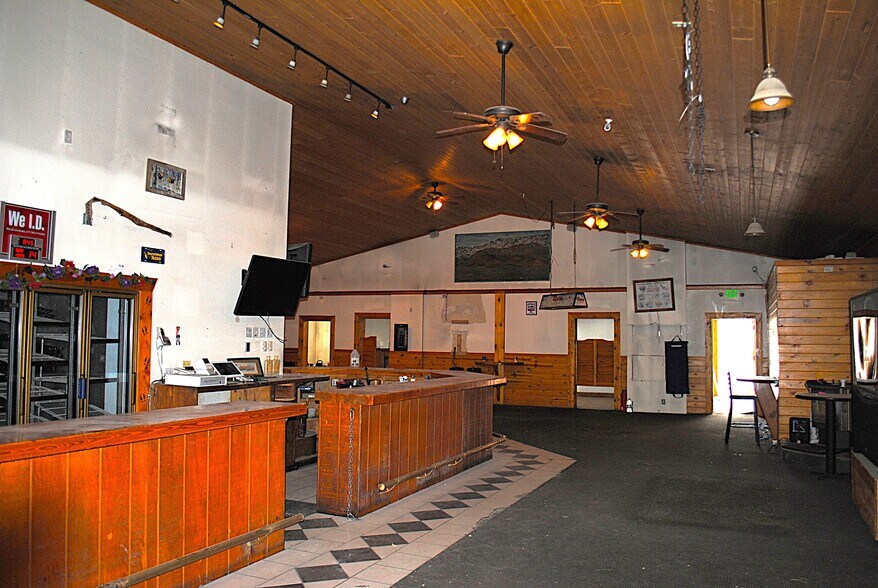 More Photos Of 479 6th Street St, Wells General Retail For Sale