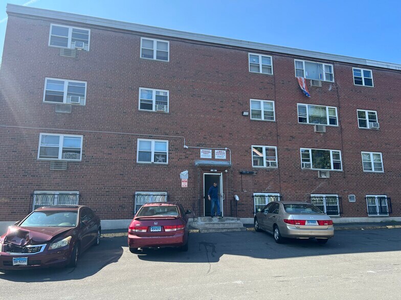 Primary Photo Of 256 S Marshall St, Hartford Apartments For Sale