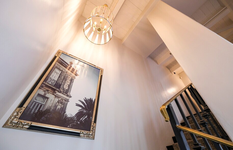 More Photos Of 814 State St, Santa Barbara Storefront Retail Office For Lease