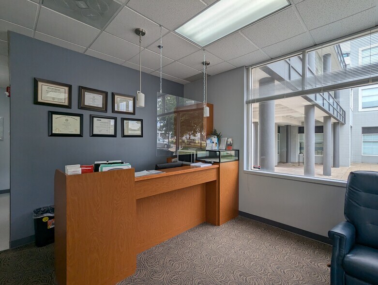More Photos Of 7127 W 95th St, Overland Park Medical For Lease