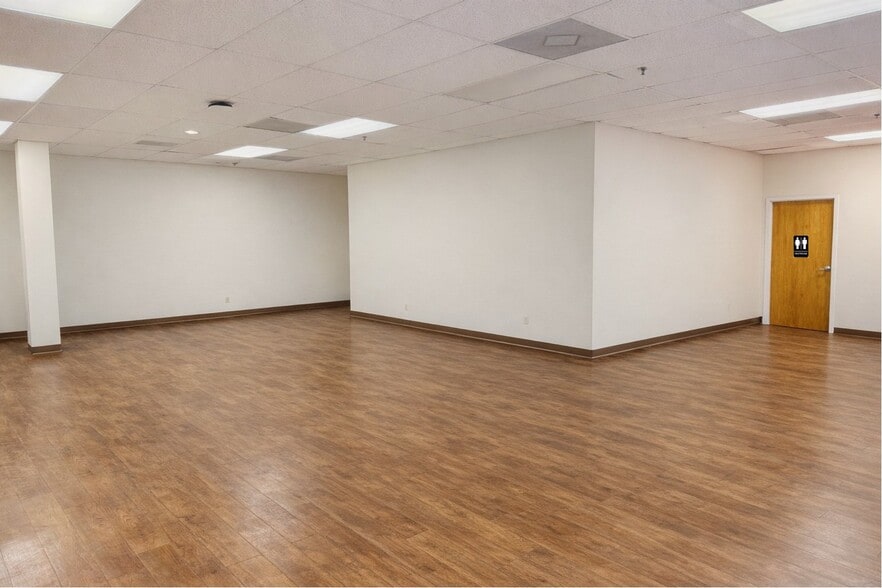 More Photos Of 7545 Little Rd, New Port Richey Office For Sale