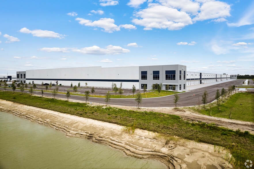 Primary Photo Of 7805 Orange Ave, Fort Pierce Distribution For Lease