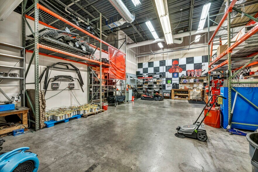 More Photos Of 6895 Sierra Center Pky, Reno Department Store For Lease