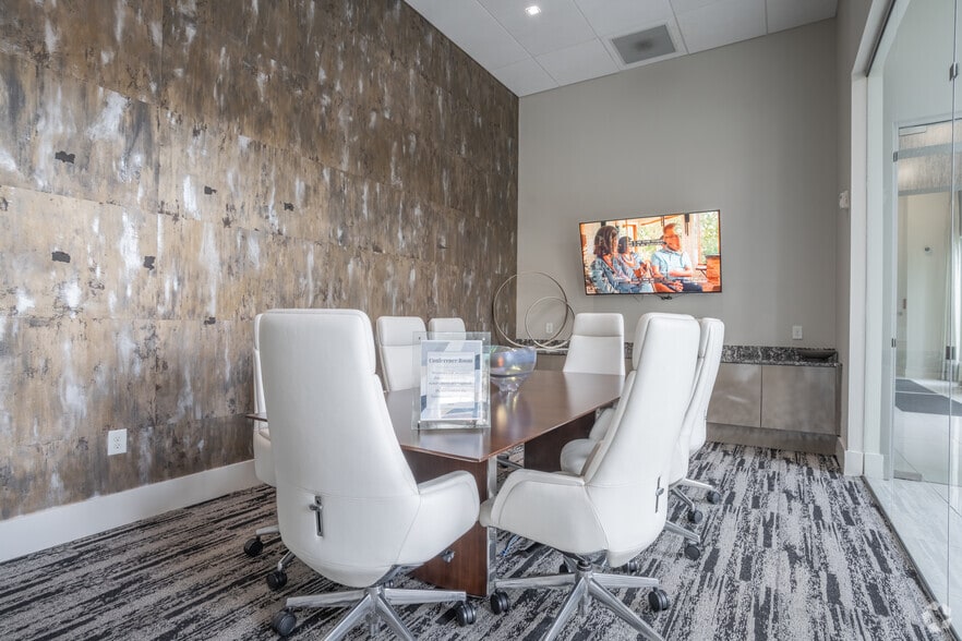 More Photos Of 6000 Avalon Blvd, Alpharetta Storefront Retail Office For Lease