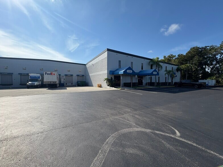 More Photos Of 1201 Cornwall Rd, Sanford Warehouse For Lease