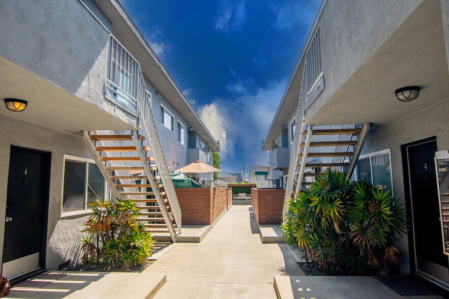 More Photos Of 2023 Preuss Rd, Los Angeles Apartments For Sale