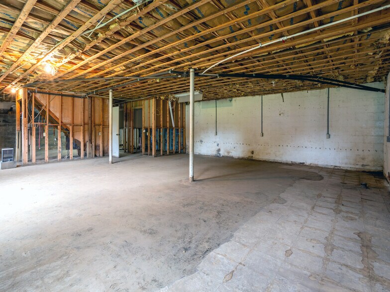 More Photos Of 395 Crimson Laurel Way, Bakersville Freestanding For Sale
