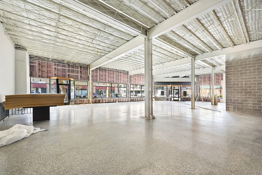 More Photos Of 200 N Highland Ave, Pittsburgh Storefront Retail Office For Lease