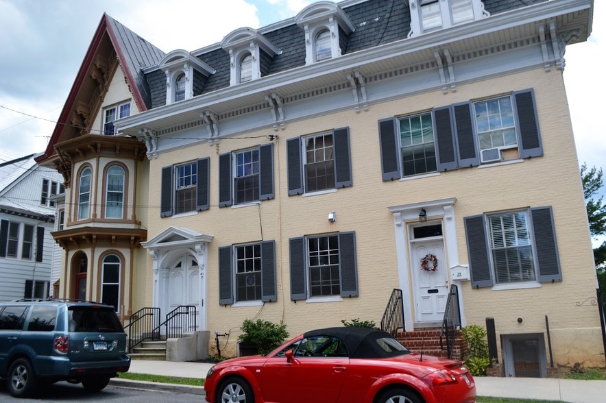 More Photos Of 39 N Court St, Westminster Apartments For Sale