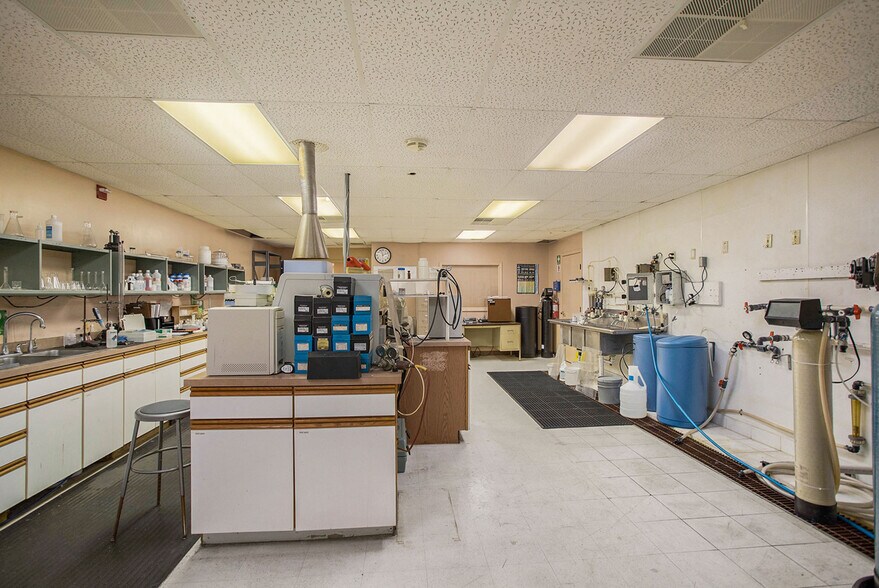 More Photos Of 1500 Kdf Dr, Three Rivers Office For Lease