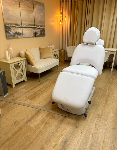 More Photos Of 1000 Quail St, Newport Beach Coworking Space