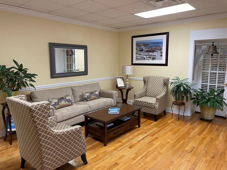 More Photos Of 502-506 Jefferson St, Tallahassee Office For Sale