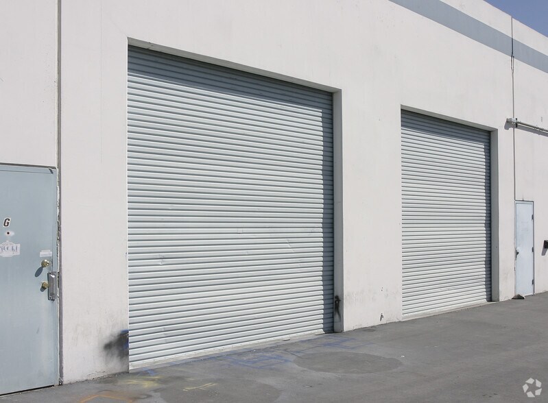 More Photos Of 3535 W Harmon Ave, Las Vegas Light Distribution For Lease