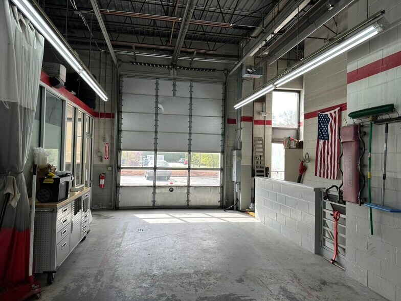 More Photos Of 507 Boston Tpke, Shrewsbury Freestanding For Lease