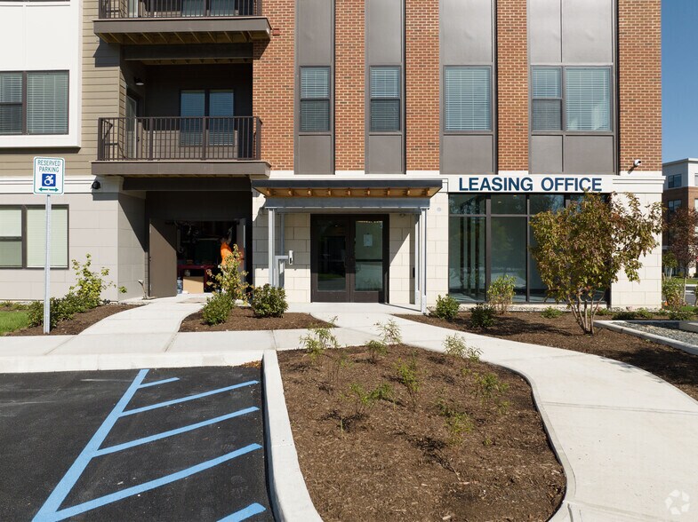 More Photos Of 580 Columbia Tpke, East Greenbush Apartments For Lease