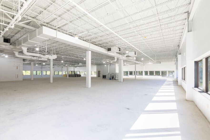 More Photos Of 6 Riverside Dr, Andover Research And Development For Lease