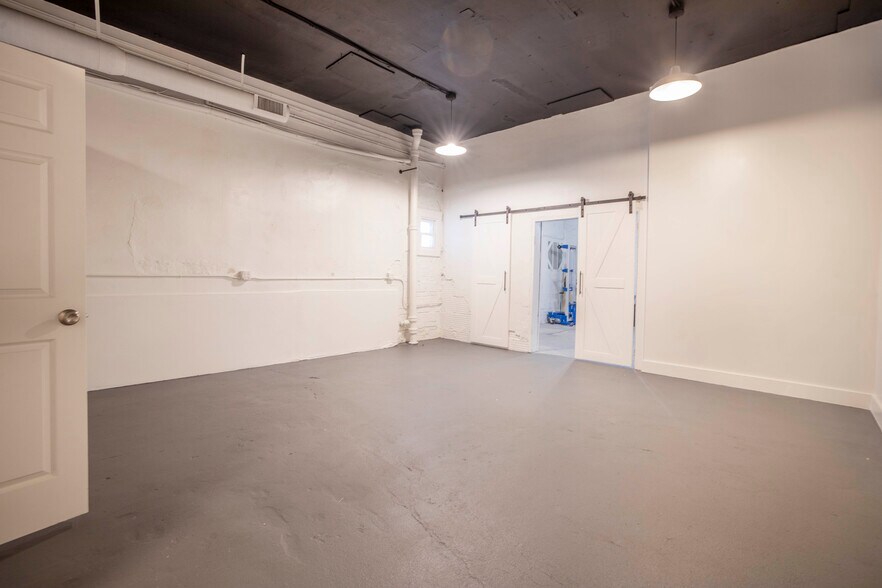 More Photos Of 511-513 Dr Martin Luther King Jr St N, Saint Petersburg Storefront Retail Office For Lease