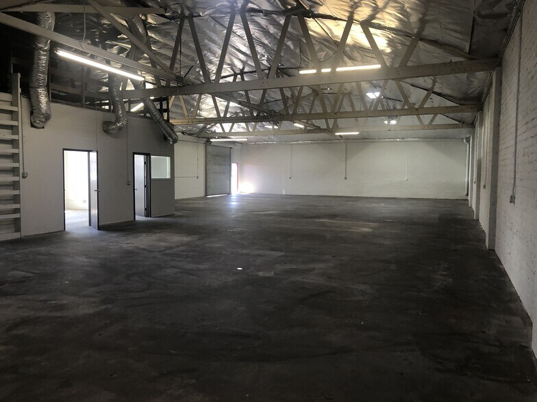 More Photos Of 12017-12021 Vose St, North Hollywood Warehouse For Lease