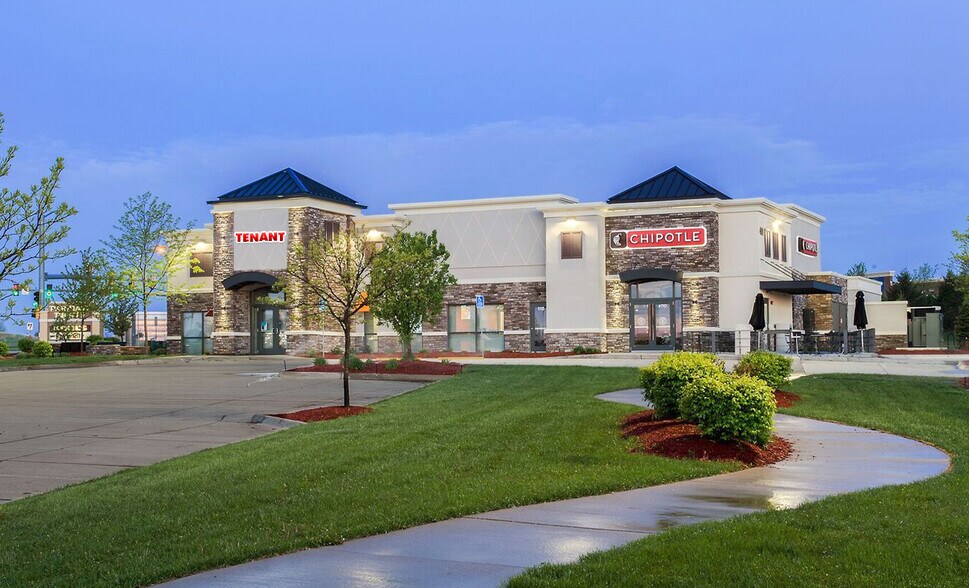 Primary Photo Of 490 S 68th St, West Des Moines Restaurant For Lease