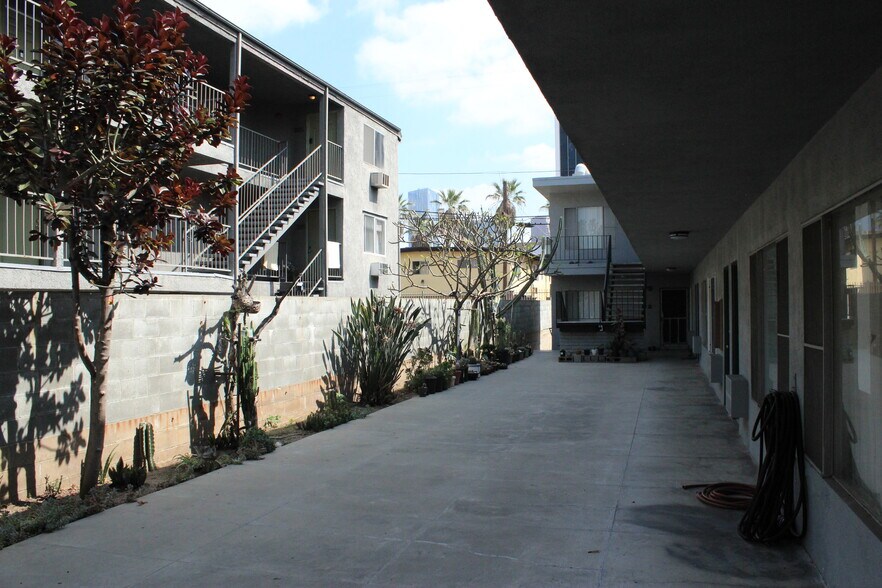More Photos Of 942 S Burlington Ave, Los Angeles Apartments For Sale