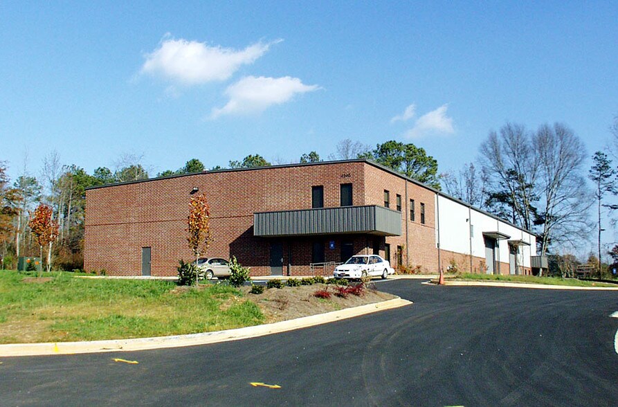 More Photos Of 4240 Industrial Center Ln, Acworth Warehouse For Sale