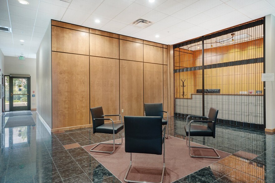 More Photos Of 1060 Jadwin Ave, Richland Office For Lease
