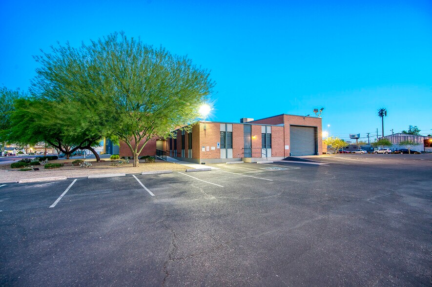 More Photos Of 1614 W Roosevelt St, Phoenix Light Manufacturing For Sale
