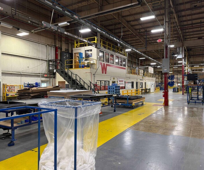 More Photos Of 808 Lake St, Lake Mills Industrial For Sale