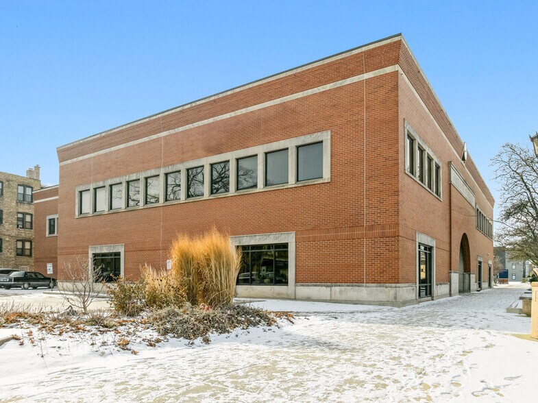 More Photos Of 11 W Madison Ave, Oak Park Office For Sale