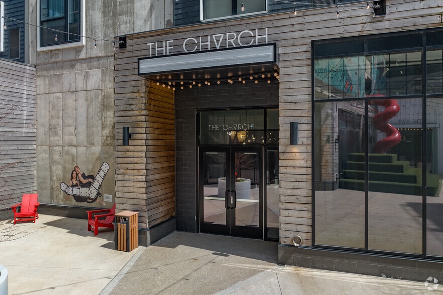 More Photos Of 2875 Detroit Ave, Cleveland Apartments For Lease