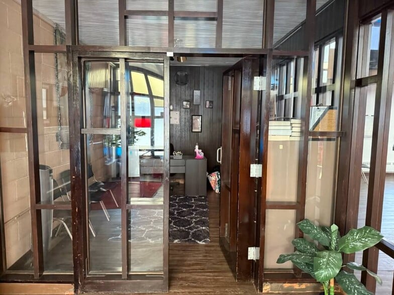 More Photos Of 27800 Annapolis Ave, Inkster Religious Facility For Sale