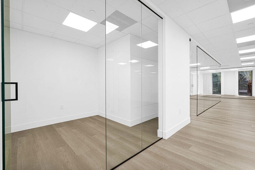 More Photos Of 1110 Brickell Ave, Miami Office For Sale