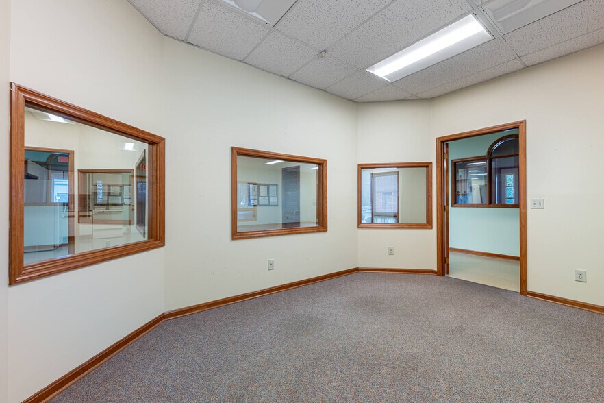 More Photos Of 71 Marco Ln, Washington Township Medical For Sale