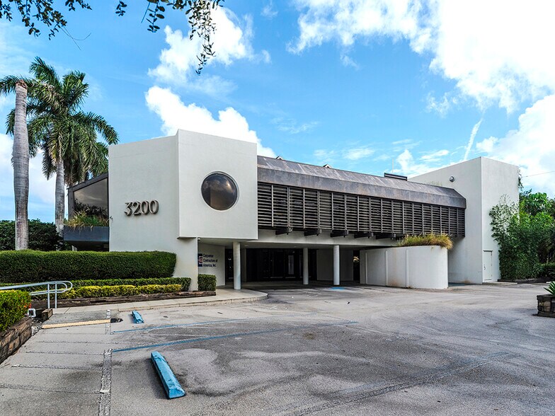 More Photos Of 3200 NE 14th Street Cswy, Pompano Beach Office For Sale