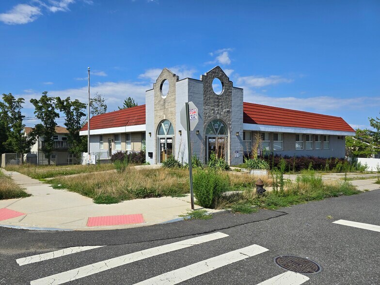 More Photos Of 80 Woodrow Rd, Staten Island Daycare Center For Lease
