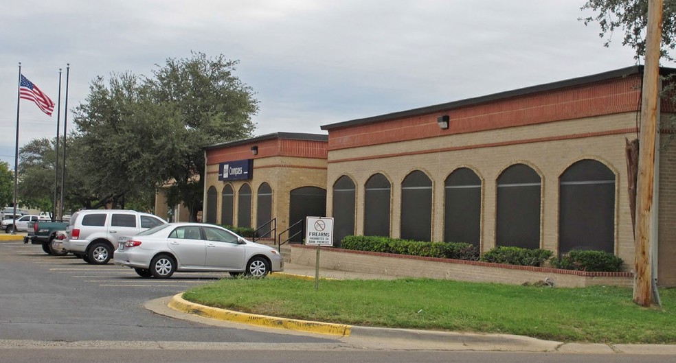 Primary Photo Of 2211 Guadalupe St, Laredo Bank For Sale