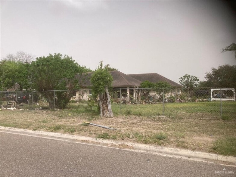 Primary Photo Of 1701 N Westgate Dr, Weslaco General Retail For Sale