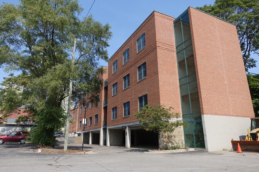More Photos Of 213-215 W Liberty St, Ann Arbor Office Residential For Lease