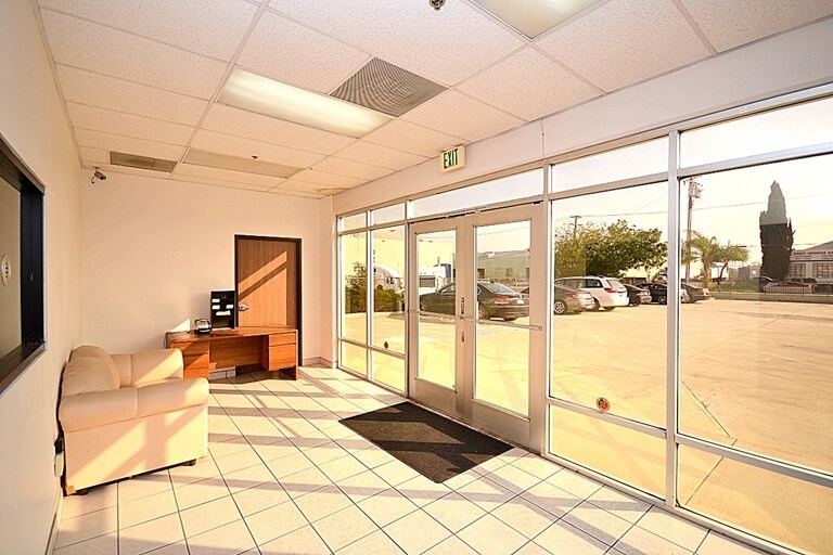 More Photos Of 2991 E 46th St, Los Angeles Warehouse For Lease