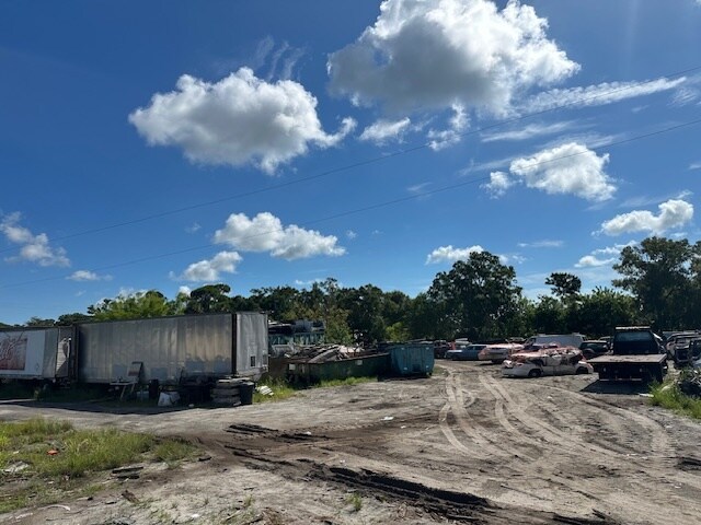 More Photos Of 4845-4905 45th St, Vero Beach, Vero Beach Auto Salvage Facility For Sale